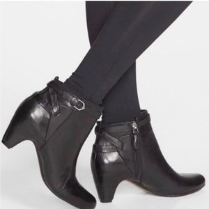 SAM EDELMAN Maddox Black Soft Leather Wrapped Heel Ankle Booties Wearable Art